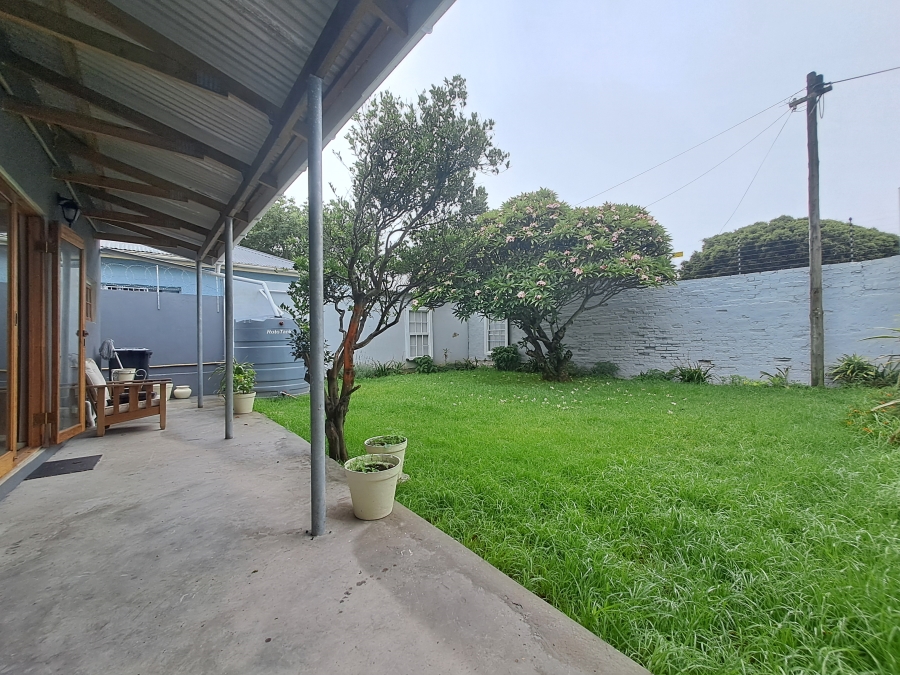 To Let 2 Bedroom Property for Rent in Richmond Hill Eastern Cape